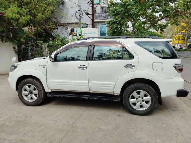 https://images10.gaadi.com/usedcar_image/4260413/original/processed_00d5dba5bf1f6c5909f6296af0c314fe.jpg?imwidth=6402