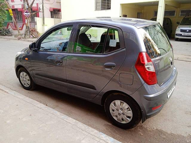 https://images10.gaadi.com/usedcar_image/4260939/original/processed_5c639bc5d5bfa91dbd6191969d9564a7.jpg?imwidth=6402