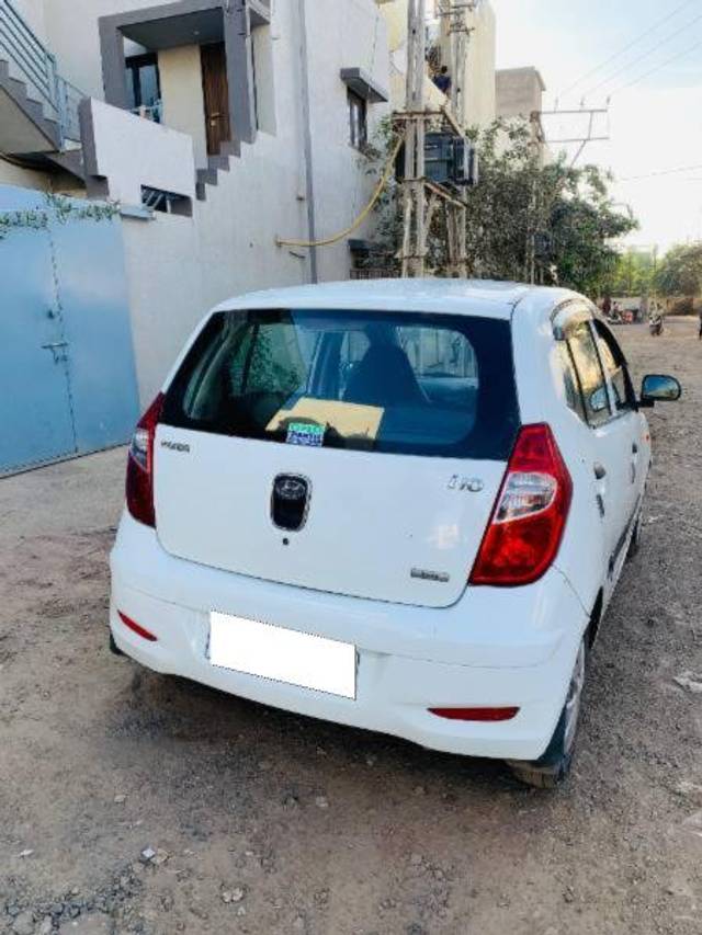 https://images10.gaadi.com/usedcar_image/4260973/original/processed_a86a2094-3433-4fc7-be80-1492a60b750c.jpg?imwidth=6401