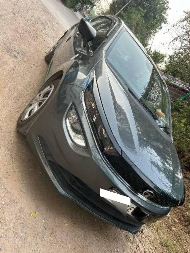 https://images10.gaadi.com/usedcar_image/4261097/original/processed_0422bfd7-5f73-4043-986a-0ddb2eca87e1.jpeg?imwidth=6401