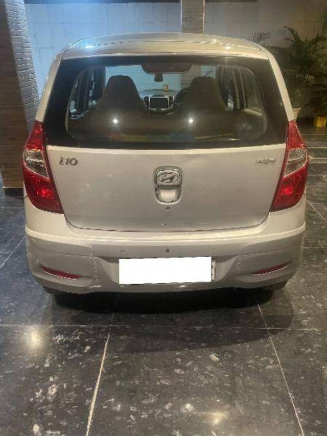 https://images10.gaadi.com/usedcar_image/4261161/original/aa4ec8877e70762f3183e9d375677718.jpg?imwidth=6401