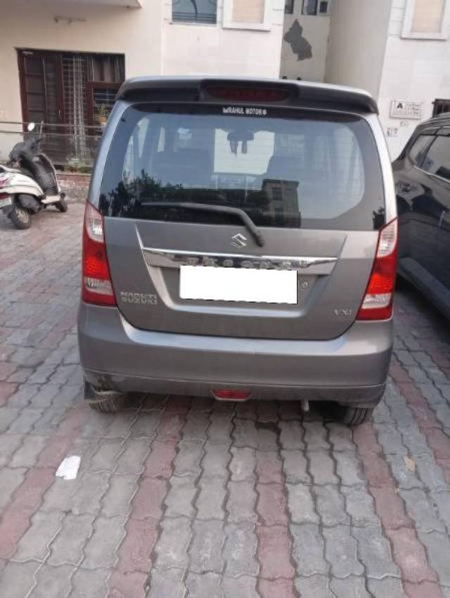 https://images10.gaadi.com/usedcar_image/4261228/original/processed_fb176b9e-a1f3-473a-977e-6723b2e9ac3f.jpeg?imwidth=6401