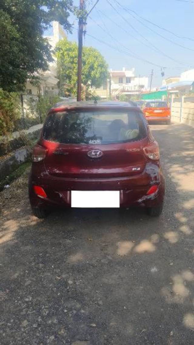 https://images10.gaadi.com/usedcar_image/4261232/original/processed_074ad1e8-b1df-4284-81c1-fd5614f78cd3.jpg?imwidth=6401