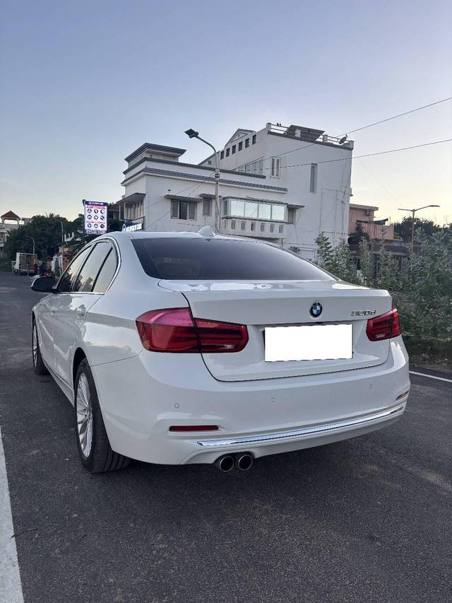 https://images10.gaadi.com/usedcar_image/4261302/original/processed_ab395a0c3226de895672134449c686c2.jpg?imwidth=6402