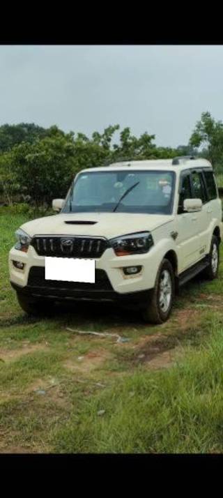 Mahindra Scorpio 2014-2022 Mahindra Scorpio S10 7 Seater