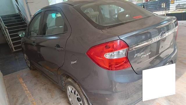 https://images10.gaadi.com/usedcar_image/4261478/original/processed_d5876be0-e075-41a9-90ad-bc28bb086bab.jpg?imwidth=6402