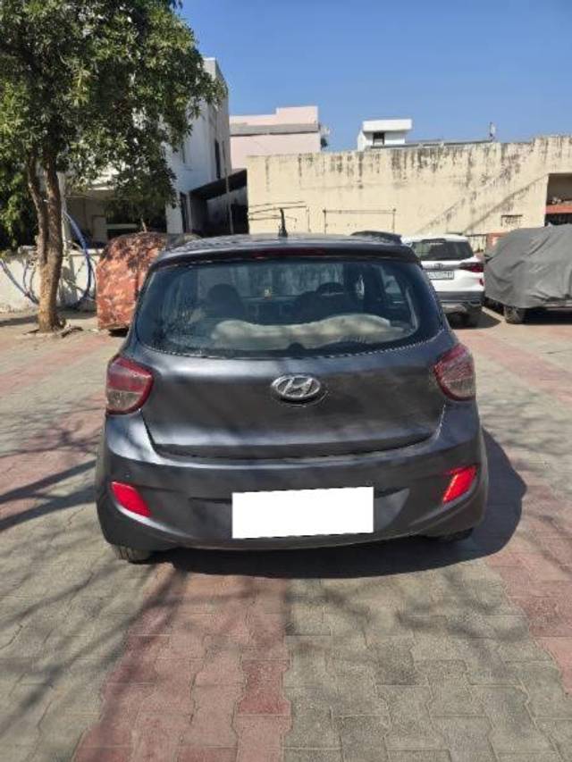 https://images10.gaadi.com/usedcar_image/4261512/original/processed_c8526a8c-5f62-412c-89a7-baf1e873ccc7.jpg?imwidth=6400