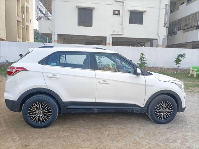 https://images10.gaadi.com/usedcar_image/4261533/original/processed_97c02f6dbe77f42990e86595d54869b2.jpg?imwidth=6401