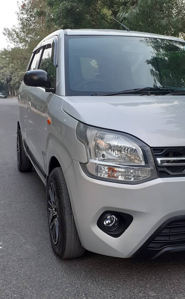 https://images10.gaadi.com/usedcar_image/4261615/original/1e0077860cf343e258c24d64deebd298.jpg?imwidth=6400