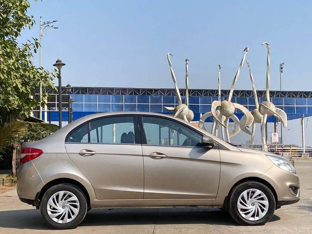 https://images10.gaadi.com/usedcar_image/4261628/original/processed_9835270799523c165c2fc69e0eb78b7a.jpg?imwidth=6401