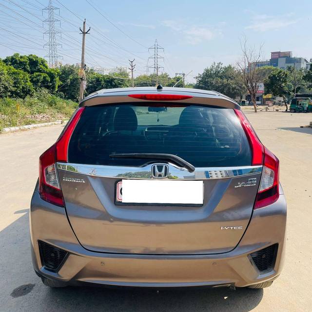 https://images10.gaadi.com/usedcar_image/4261656/original/processed_2924797b7850774f5e4f423b4cba69d2.jpg?imwidth=6402