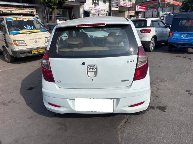 https://images10.gaadi.com/usedcar_image/4261687/original/processed_8dfbd55edb6438033d385dc77d619544.jpg?imwidth=6402