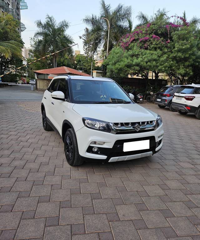 https://images10.gaadi.com/usedcar_image/4261704/original/processed_1e5c9e80bef2c7933dde61a77f41c9f9.jpg?imwidth=6400