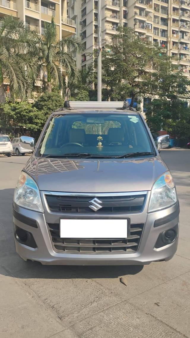 https://images10.gaadi.com/usedcar_image/4261749/original/processed_1aebddb2267a47febcd71b492588b566.jpg?imwidth=6402