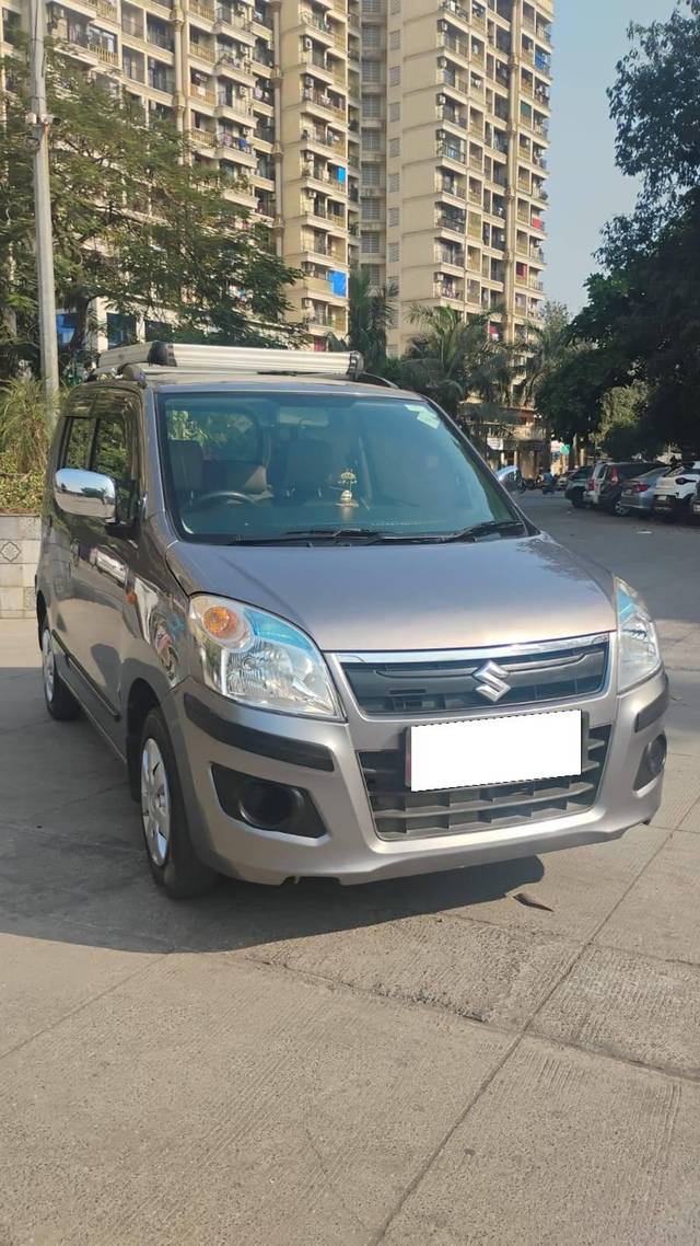 https://images10.gaadi.com/usedcar_image/4261749/original/processed_6ccba1c6a32aed8ce2dc8fb30759b893.jpg?imwidth=6400