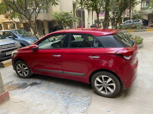 https://images10.gaadi.com/usedcar_image/4261807/original/b8ea34b58f45ca206ed13d7b2ec85b20.jpeg?imwidth=6401