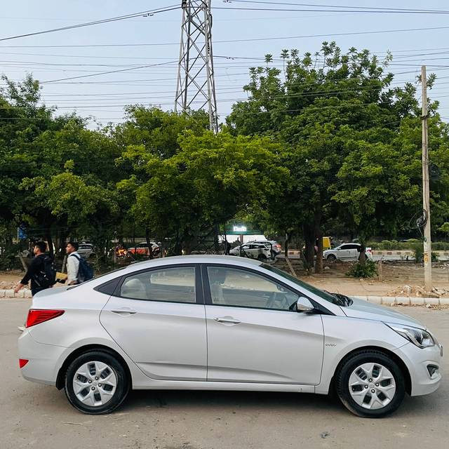 https://images10.gaadi.com/usedcar_image/4261813/original/a54bd07c6a3facb06de9881256f6125e.jpg?imwidth=6401