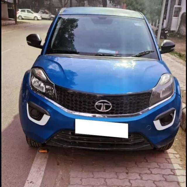 https://images10.gaadi.com/usedcar_image/4261815/original/processed_c993121d-5424-4515-8a56-10a87b1bc102.jpg?imwidth=6402