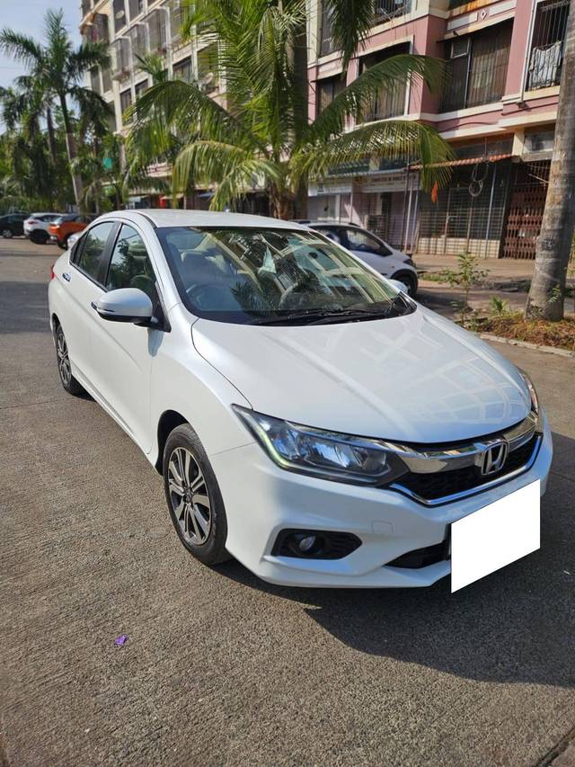 https://images10.gaadi.com/usedcar_image/4261841/original/processed_9b2616705682396ddd8517248c5bb0e7.jpg?imwidth=6400