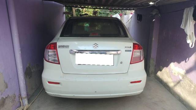 https://images10.gaadi.com/usedcar_image/4261848/original/processed_45e4cbc3-d1e3-4133-816f-a3b5ac146672.jpg?imwidth=6402