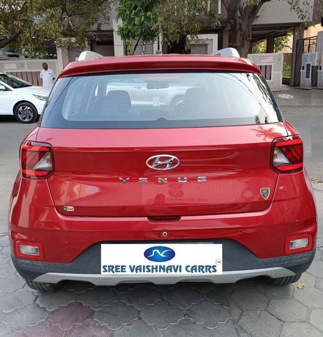 https://images10.gaadi.com/usedcar_image/4261902/original/processed_f2757193622a01f151769d8422fc8eb0.jpeg?imwidth=6401