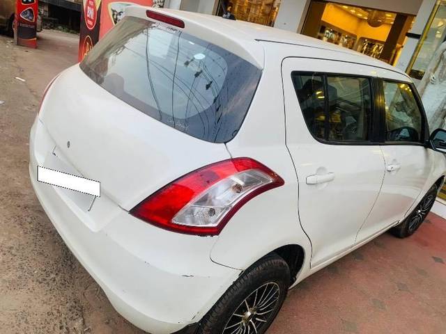 https://images10.gaadi.com/usedcar_image/4261934/original/processed_2e983f18-e649-4bd1-8e18-320e391d7b03.jpeg?imwidth=6401