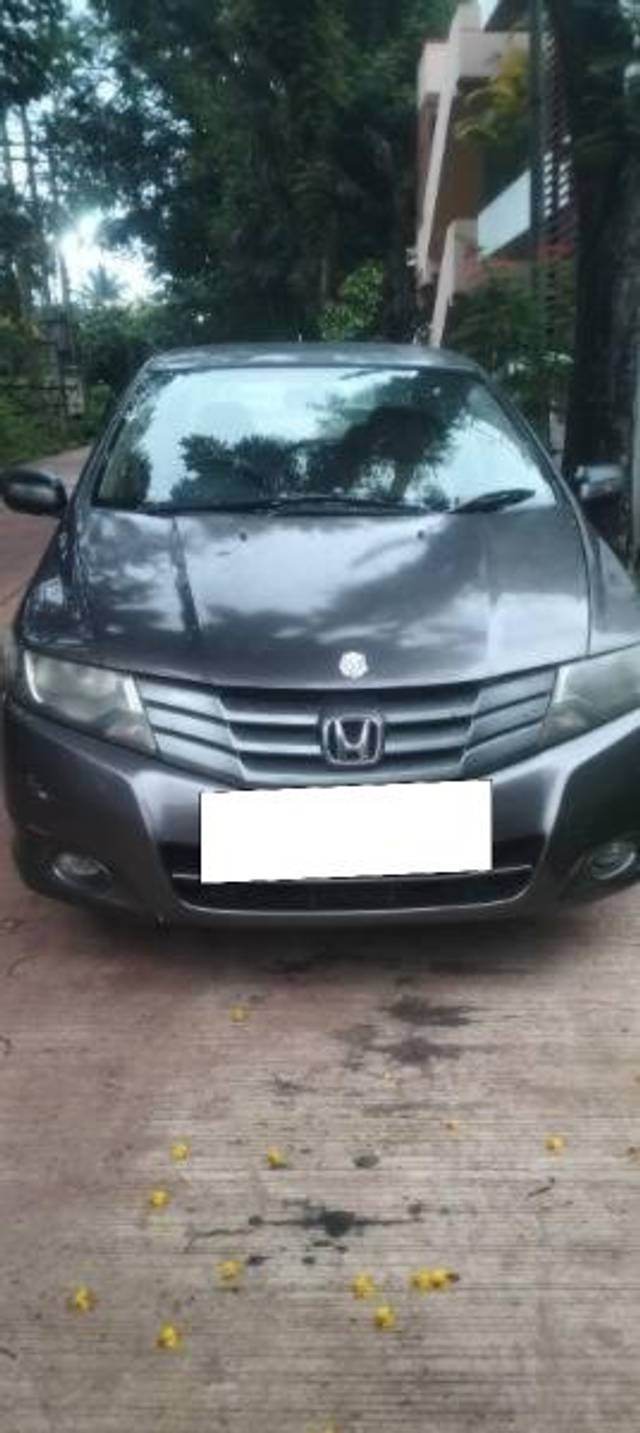 https://images10.gaadi.com/usedcar_image/4261939/original/processed_5a149da9-8d98-4b32-ba18-ba932d7d8726.jpg?imwidth=6401