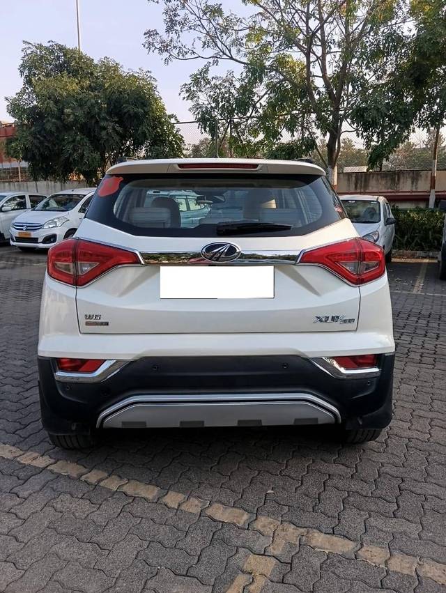 https://images10.gaadi.com/usedcar_image/4261940/original/processed_da8df1e982150f31c1edbd60550e2493.jpeg?imwidth=6402