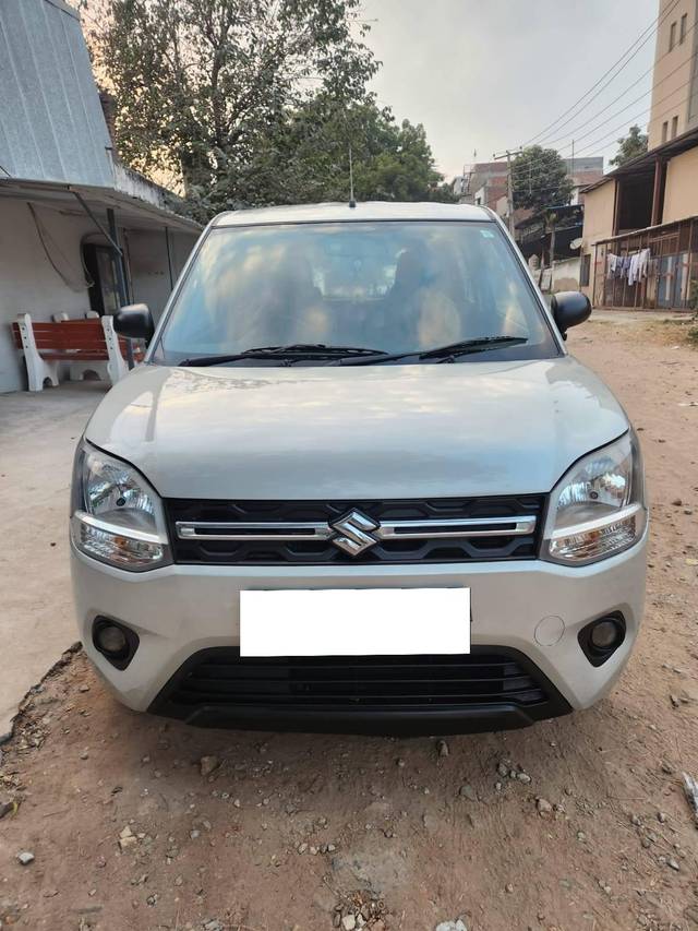 https://images10.gaadi.com/usedcar_image/4262002/original/processed_064e775023b89bea415ee91332a6ced9.jpg?imwidth=6400