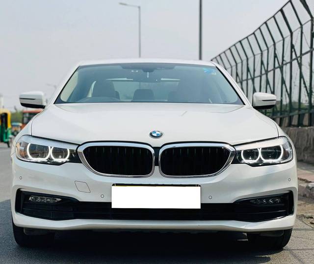 https://images10.gaadi.com/usedcar_image/4262082/original/processed_44203d45d91bb7cdaeb81daafafe6119.jpg?imwidth=6402