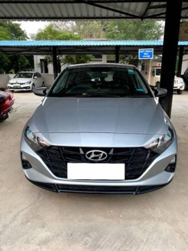 https://images10.gaadi.com/usedcar_image/4262119/original/processed_388dee46-9026-460d-b64a-0bdaef73e77c.jpg?imwidth=6400