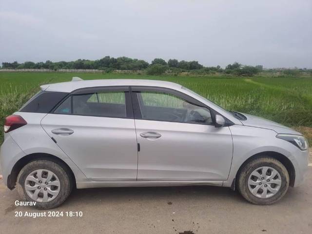 https://images10.gaadi.com/usedcar_image/4262333/original/processed_4c74034b-eb39-41ed-b098-030dc42f2e56.jpg?imwidth=6401