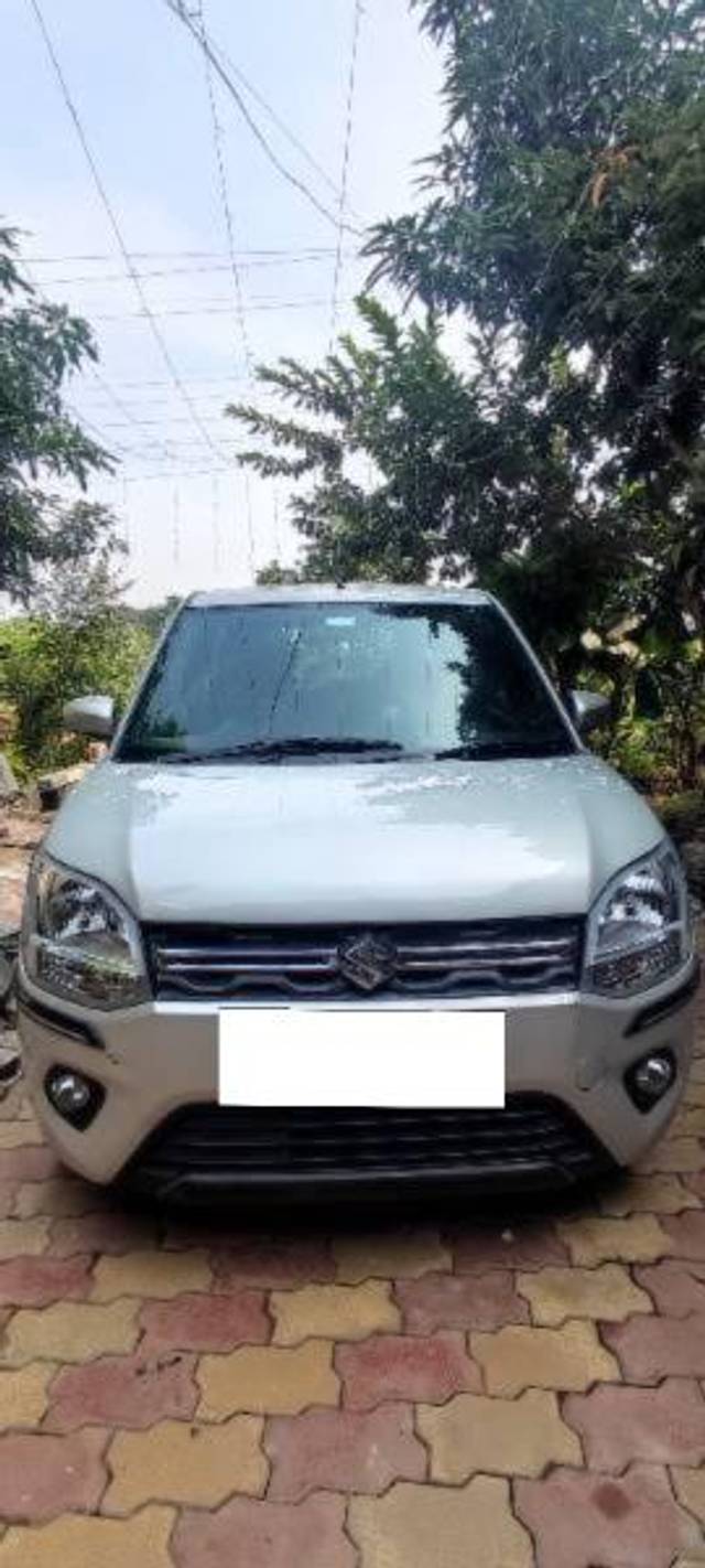 https://images10.gaadi.com/usedcar_image/4262354/original/processed_8e111a9b-3003-4ea9-a56b-dda193403627.jpg?imwidth=6400