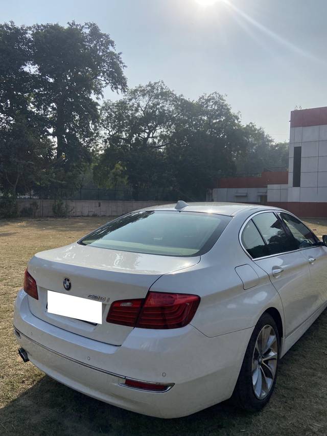 https://images10.gaadi.com/usedcar_image/4262565/original/processed_6de46c5eea93b9094c73139a6bdbd817.jpg?imwidth=6401