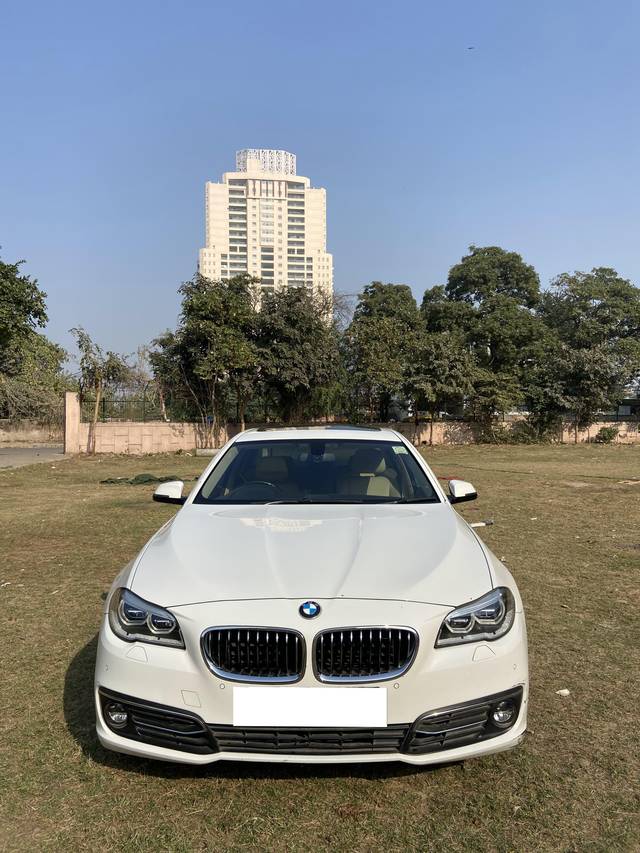 https://images10.gaadi.com/usedcar_image/4262565/original/processed_ec88bc46e00765ff48eceb8c7828acaf.jpg?imwidth=6402