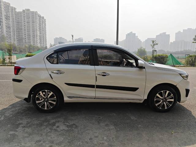 https://images10.gaadi.com/usedcar_image/4262575/original/106bb42e15e6979eab716118a7fd66b4.jpg?imwidth=6401