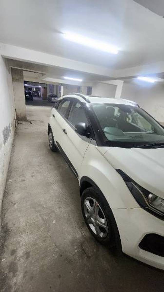 https://images10.gaadi.com/usedcar_image/4262653/original/1deb2ceb8dc094ed725dd9940dcff43e.jpg?imwidth=6402