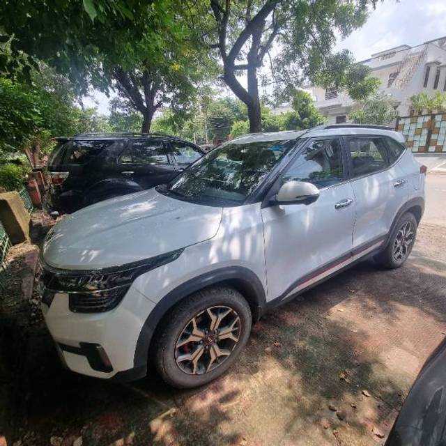 https://images10.gaadi.com/usedcar_image/4262704/original/53a068df7ce72464e4ebd850a8c28202.jpg?imwidth=6402