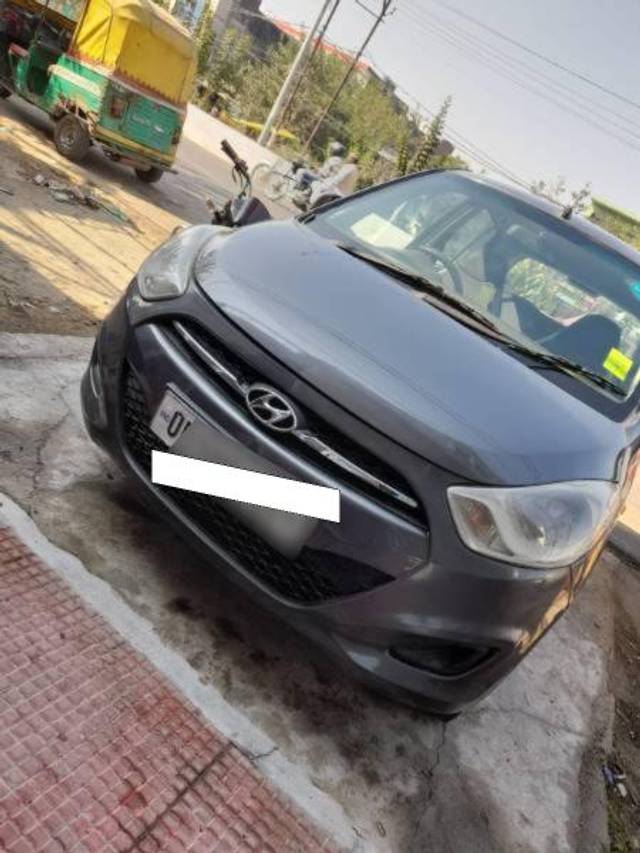 https://images10.gaadi.com/usedcar_image/4262818/original/processed_c7cc3253-f3a9-4f78-b412-dea0c4d2f8c3.jpg?imwidth=6402