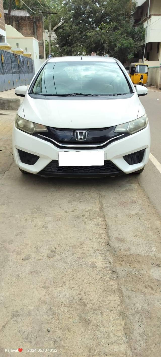 https://images10.gaadi.com/usedcar_image/4262836/original/processed_a20d56f4f6ab01f9c9b9993f30aaee86.jpg?imwidth=6400