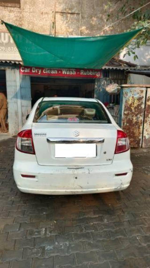 https://images10.gaadi.com/usedcar_image/4262939/original/a36fb609d9bc9ba3cd3ff4773f9e5f5d.jpg?imwidth=6401