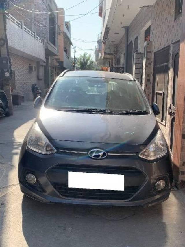 https://images10.gaadi.com/usedcar_image/4263014/original/processed_3adea5a4-edc7-4cdd-b865-c12c8dcb67a7.jpg?imwidth=6400