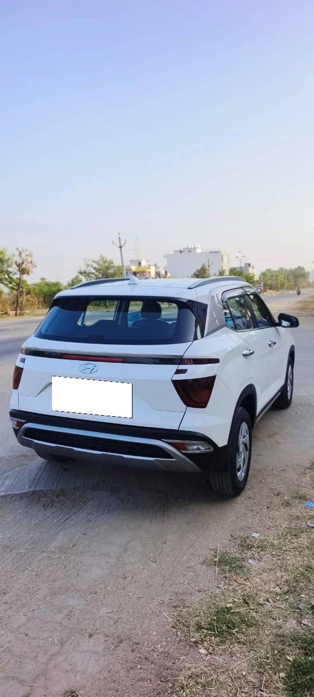 https://images10.gaadi.com/usedcar_image/4263036/original/processed_9a55a6dae20aff6be332e2843433e092.jpg?imwidth=6402