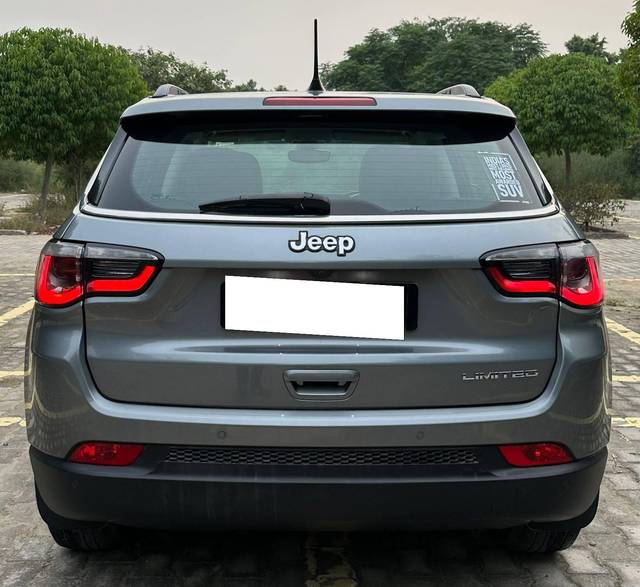 https://images10.gaadi.com/usedcar_image/4263042/original/processed_817fb6150a60a956d40eeb439d1c1839.jpg?imwidth=6402