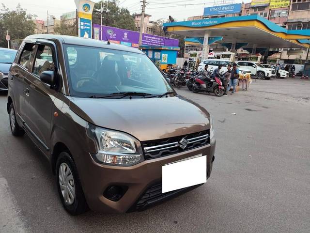 https://images10.gaadi.com/usedcar_image/4263054/original/processed_8dfb5a5d756a2c4851b74d8a2f506f12.jpg?imwidth=6400