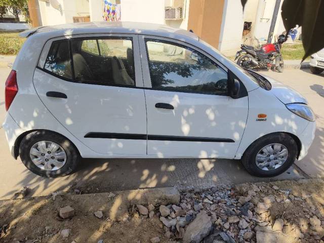 https://images10.gaadi.com/usedcar_image/4263097/original/ba386840efff083143fd1568f82b9cf0.jpg?imwidth=6402