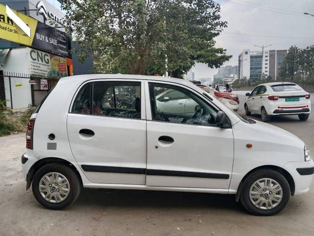 https://images10.gaadi.com/usedcar_image/4263155/original/processed_74a822730e7a625acb43d937295840bb.jpeg?imwidth=6401