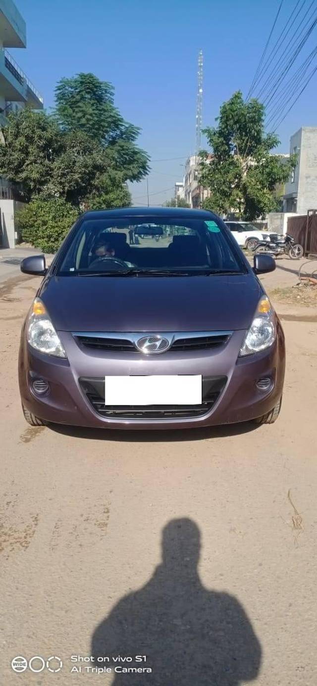 https://images10.gaadi.com/usedcar_image/4263256/original/processed_e289e8caed6eebc441e957d5e4561e8c.jpg?imwidth=6402