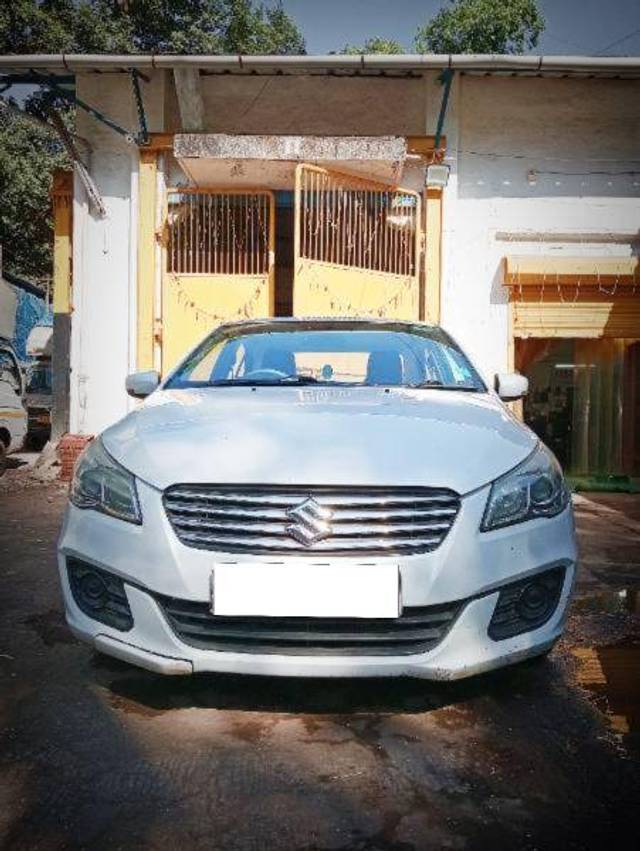 https://images10.gaadi.com/usedcar_image/4263393/original/88e4d58efd7aab8af9c8d4170eb8d9dc.jpg?imwidth=6400