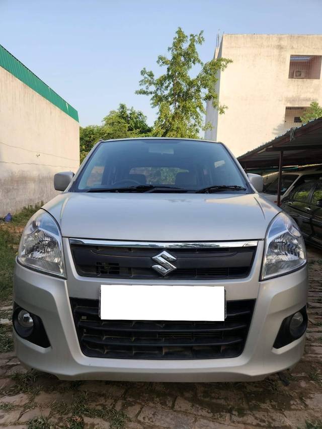 https://images10.gaadi.com/usedcar_image/4263451/original/processed_fa9effba06a8668992d46c8146e41b48.jpg?imwidth=6400